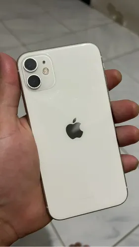 iPhone 11 BRANCO