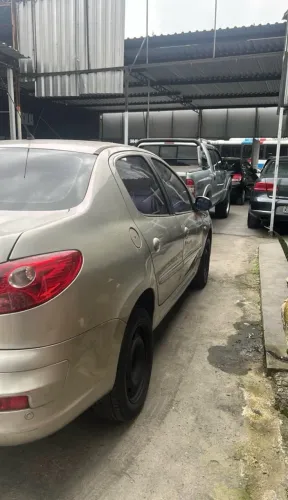 Peugeot 207 Sedan Passion XR 1.4 Flex 8V 4P 2013