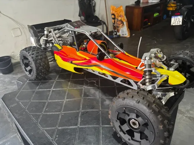 Automodelo Baja Metálico 1/5 à gasolina de 30,5 CC - extremamente novo