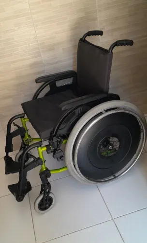 Cadeira de rodas ORTOBRÁS em 05x no cartão 