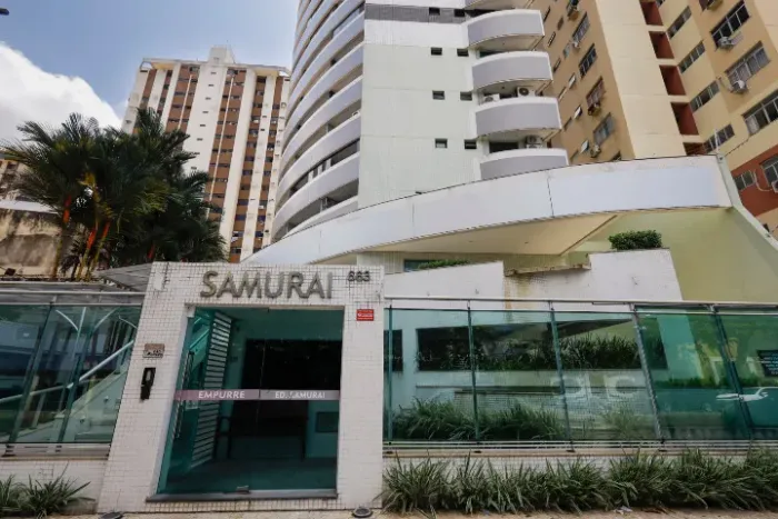 Apto Mobiliado, 100m², 2 suítes no Ed. Samurai