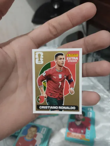 Vendo figurinha do Cristiano Ronaldo de ouro