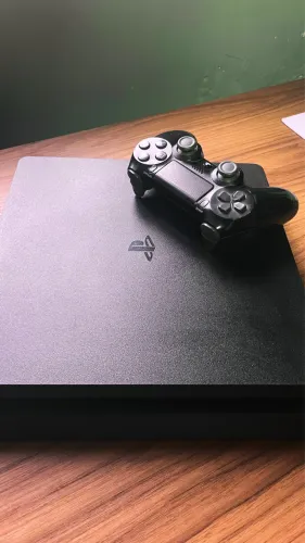 PS4 Slim 500GB + 1 Controle Original - Impecável