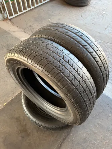 Pneus 185 70 aro 14 cada