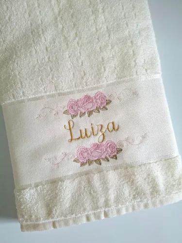 Toalha bordada personalizada