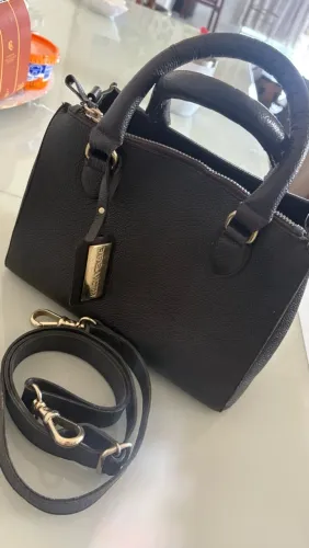 Bolsa Rafaela Victor em couro legitimo. 