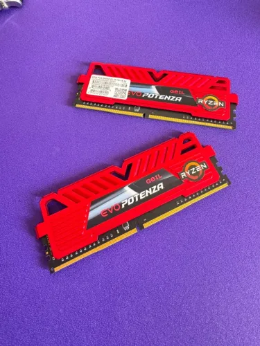 Kit Memória RAM GeIL EVO Potenza 16GB 2x8GB DDR4 3000MHz