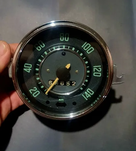 Velocímetro Fusca 1960 a 1960 marca VDO (ORIGINAL VOLKSWAGEN) escala até 140 km/h