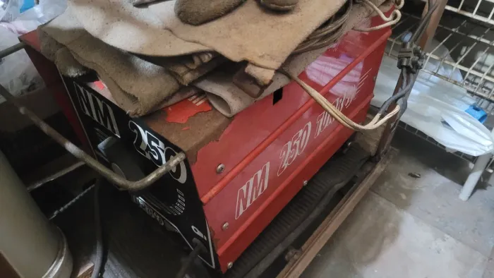 Vendo máquina de solda, policorte, compressor e macaco jacaré