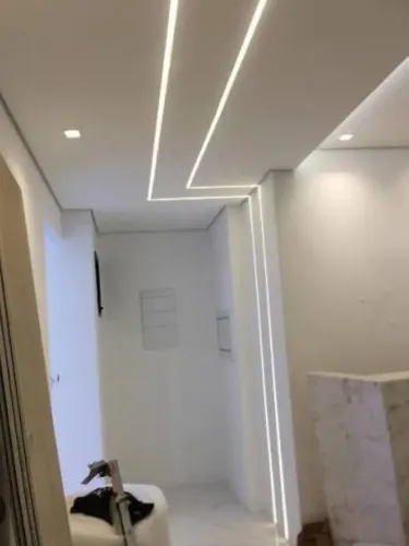 Trabalho com forro de gesso sanca cortineiro closet e outros mais chama no PV