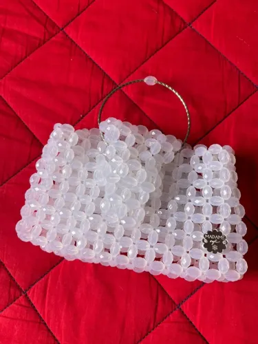 Bolsa clutch de miçangas branca