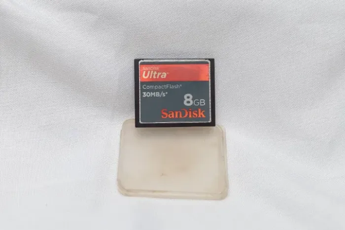 Cartão de memória CF Compact Flash Sandisk Ultra 8GB