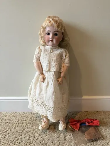 Boneca De Porcelana Antiga Alemã De 1900