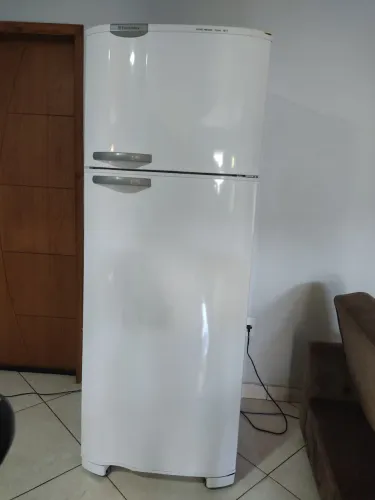 Vendo geladeira Eletrolux DC49A 