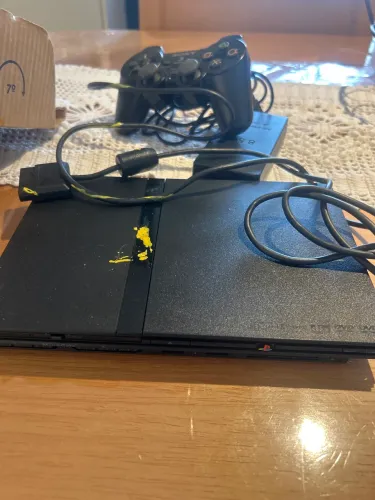 PlayStation 2 Slim Sony + Controle + Cabos - Não testado recentemente