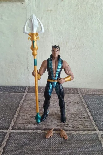 Namor exclusivo Walgreens Marvel Legends Hasbro
