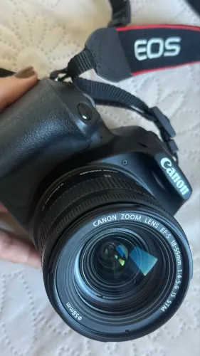 CANON SL3 