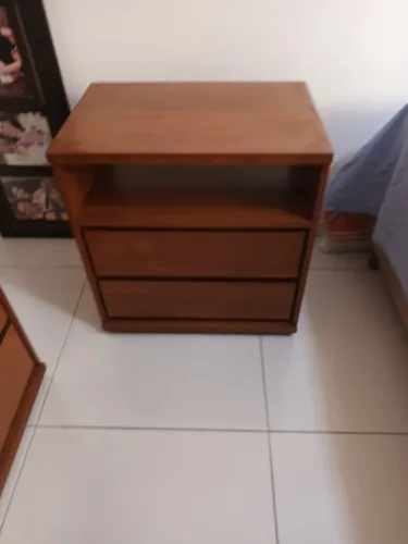 Criado mudo em madeira 60x60x40
