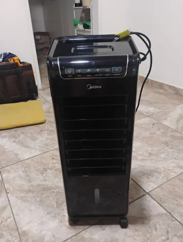 Climatizador Semi-novo Marca Midea 127V