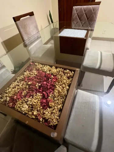 Mesa de Jantar 6 lugares com cadeiras