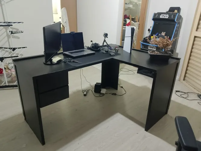 Vendo mesa e cadeira de escritório