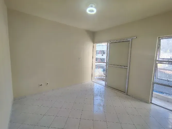 Apartamento 2 qtos + deps. a 3km Maracanã