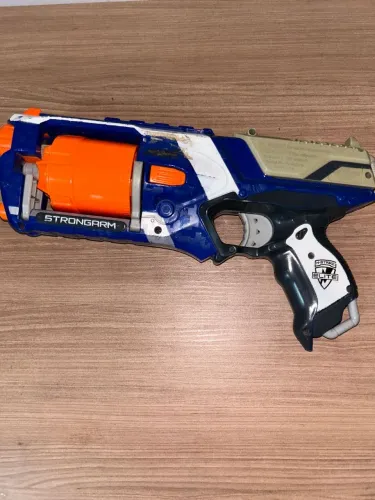 Lançador Nerf N-Strike Elite Strongarm - Usada