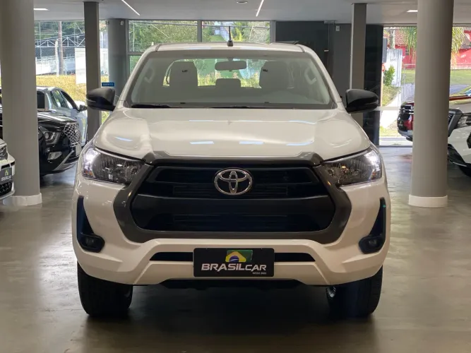 Toyota Hilux CD SR 4X4 2.8 TDI Diesel Aut. 2025