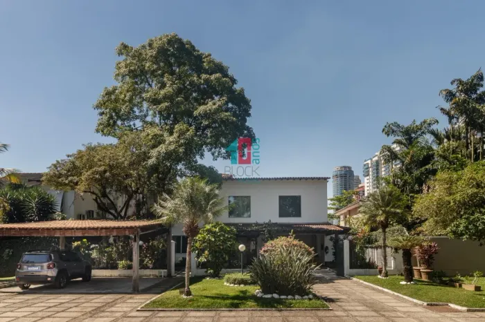 Barra da Tijuca | Casa de Condomínio 4 quartos, sendo 1 suite