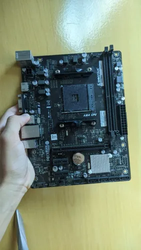 Placa mãe Am4 Com Defeito 
