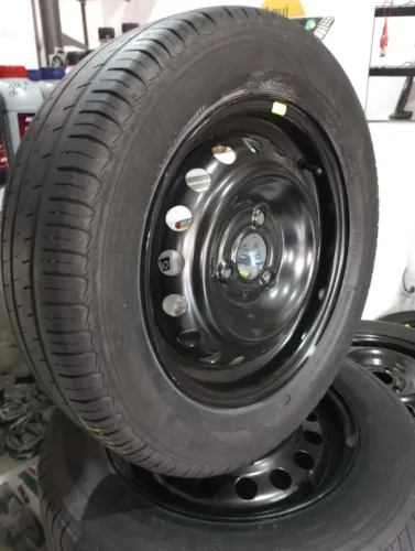 Roda estepe kwid aro 14 roda original 3 furos $299 roda e pneu pronto 