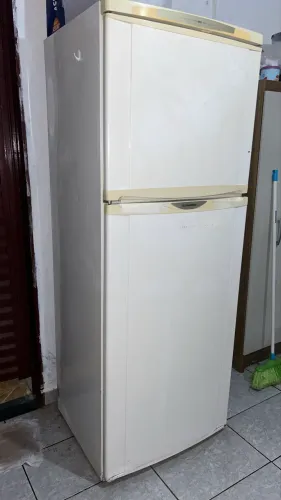 Geladeira a venda