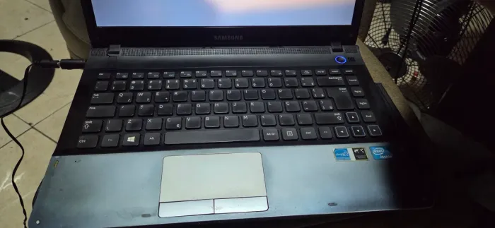 Samsung np300e
