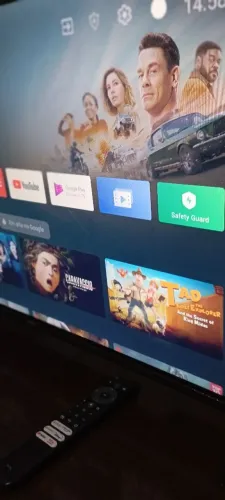 TV Smartch 32" Pol semi nova Garantia até 12/2026