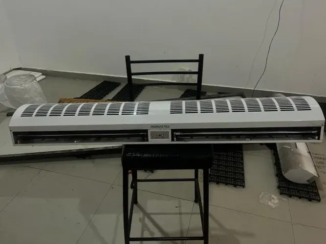 Cortina de ar 120cm com Controle Remoto Agratto 220V - 10 meses de uso