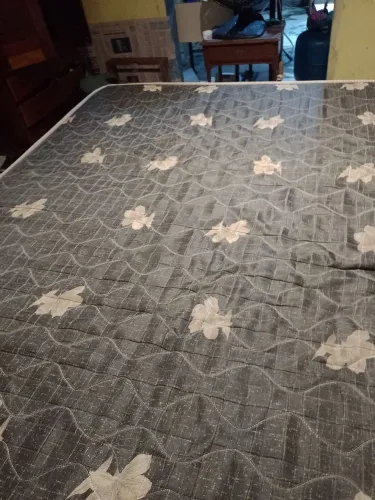 Cama de casal com colchão