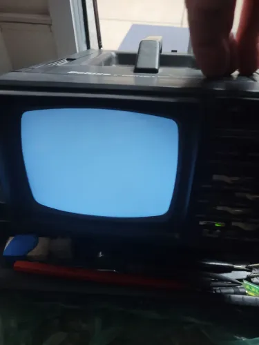 TV / Rádio AM/FM 5" Falta antena da TV