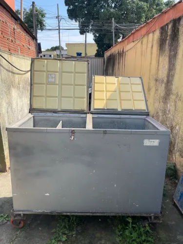 Freezer usado