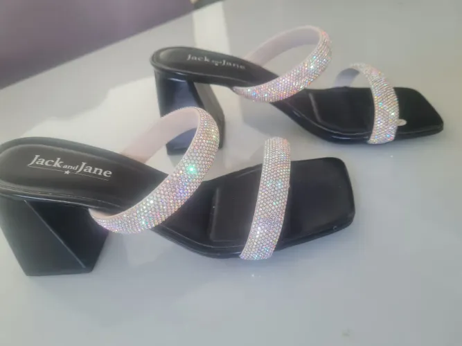 Sandália com strass