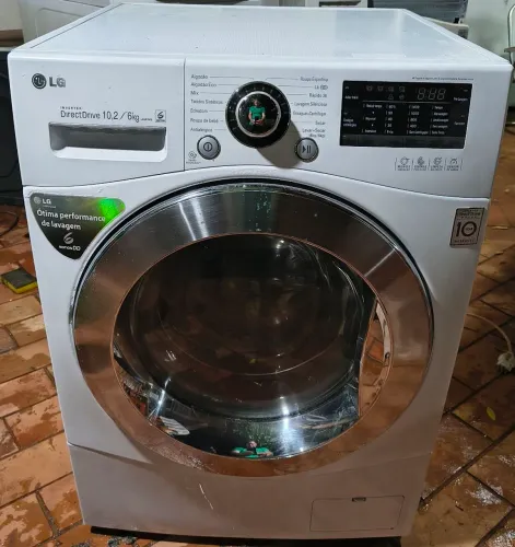 Vendo máquina lava e seca LG inverter 10.2 kg funcionando perfeitamente top!!!