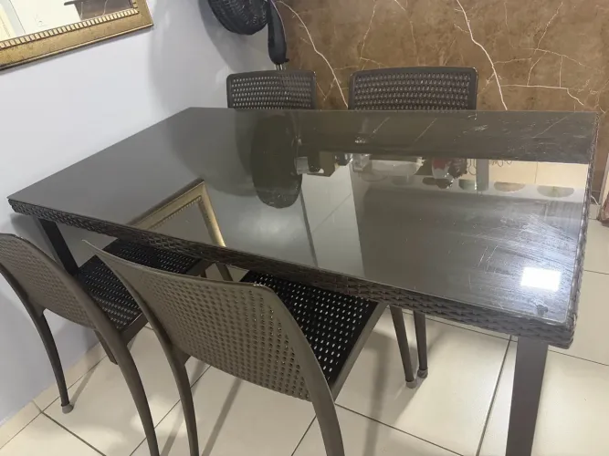 Mesa com cadeiras