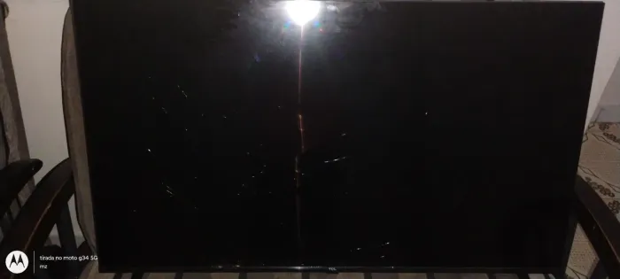 TV TCL 43" tela quebrada(para retirada de peças)