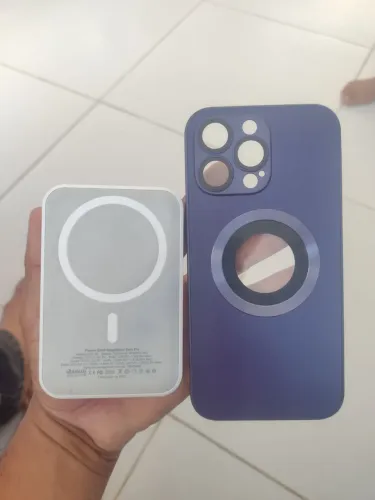 Carregador Power bank e case iPhone 14 pro