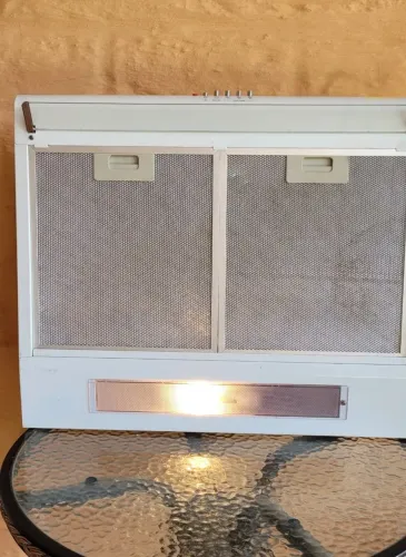 Exaustor Eletrolux Chef branco. Moderno e essencial  para sua cozinha : sem fumaça e odor 