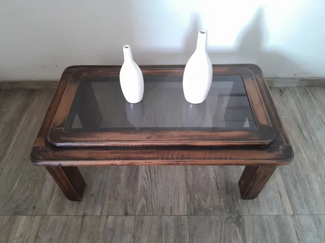 MESA DE MADEIRA MACIÇA