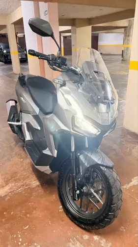 Honda adv único dono nada usada com apenas 600km rodados