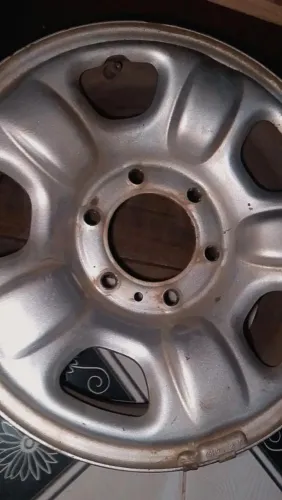 4 roda aro 16 da S10 6 furo dois já vai com peneu