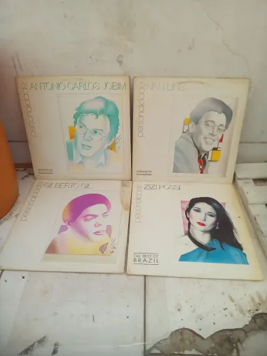 4 LPs discos vinil Personalidade Tom Jobim Gil Ivan Lins Zizi Possi