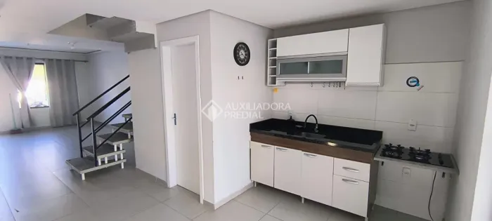 LOCAÇÃO ANUAL CASA, 02 SUÍTES - 114M² - RIO VERMELHO, FLORIANÓPOLIS