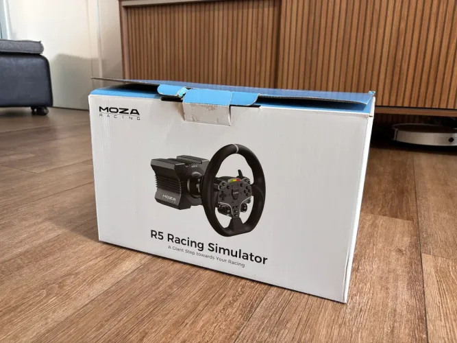 Moza R5 Bundle (Base, volante e pedais)